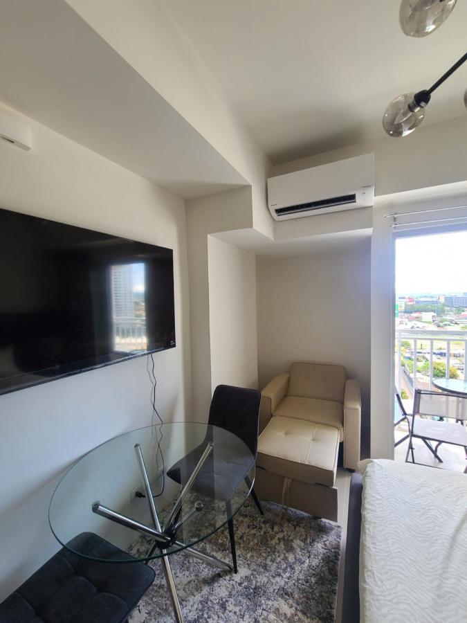 Inspiria Condo Free Airport Pickup For 3 Nights Stay Or More Davao Bagian luar foto